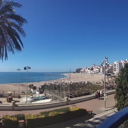 Beachfront Apartment With Private Parking Sant Pol De Mar Eksteriør billede