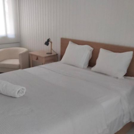 Beachfront Apartment With Private Parking Sant Pol De Mar Eksteriør billede